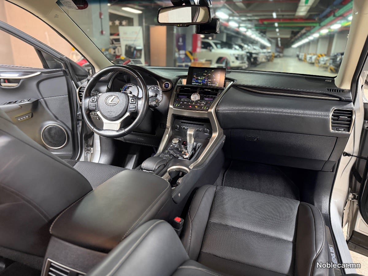 2017 Lexus NX 8