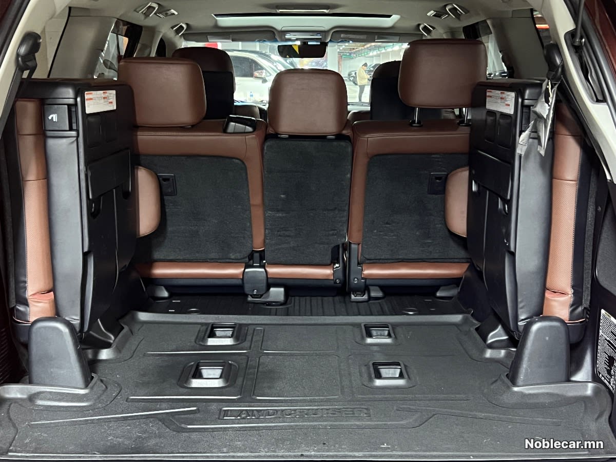 2019 Toyota Land Cruiser 200 6