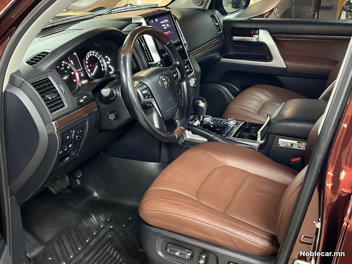 2019 Toyota Land Cruiser 200 7