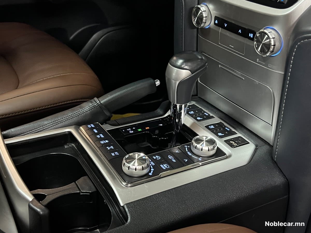2019 Toyota Land Cruiser 200 8