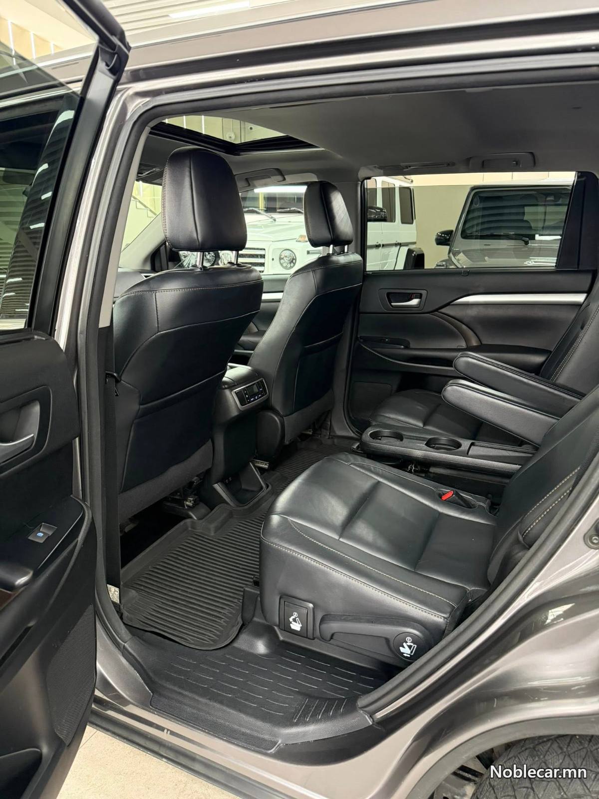 2017 Toyota Highlander 6