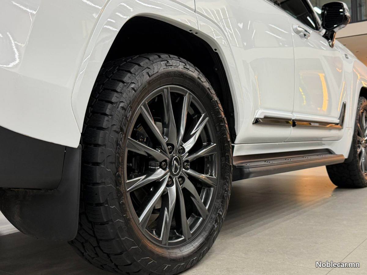 2025 Lexus LX 7