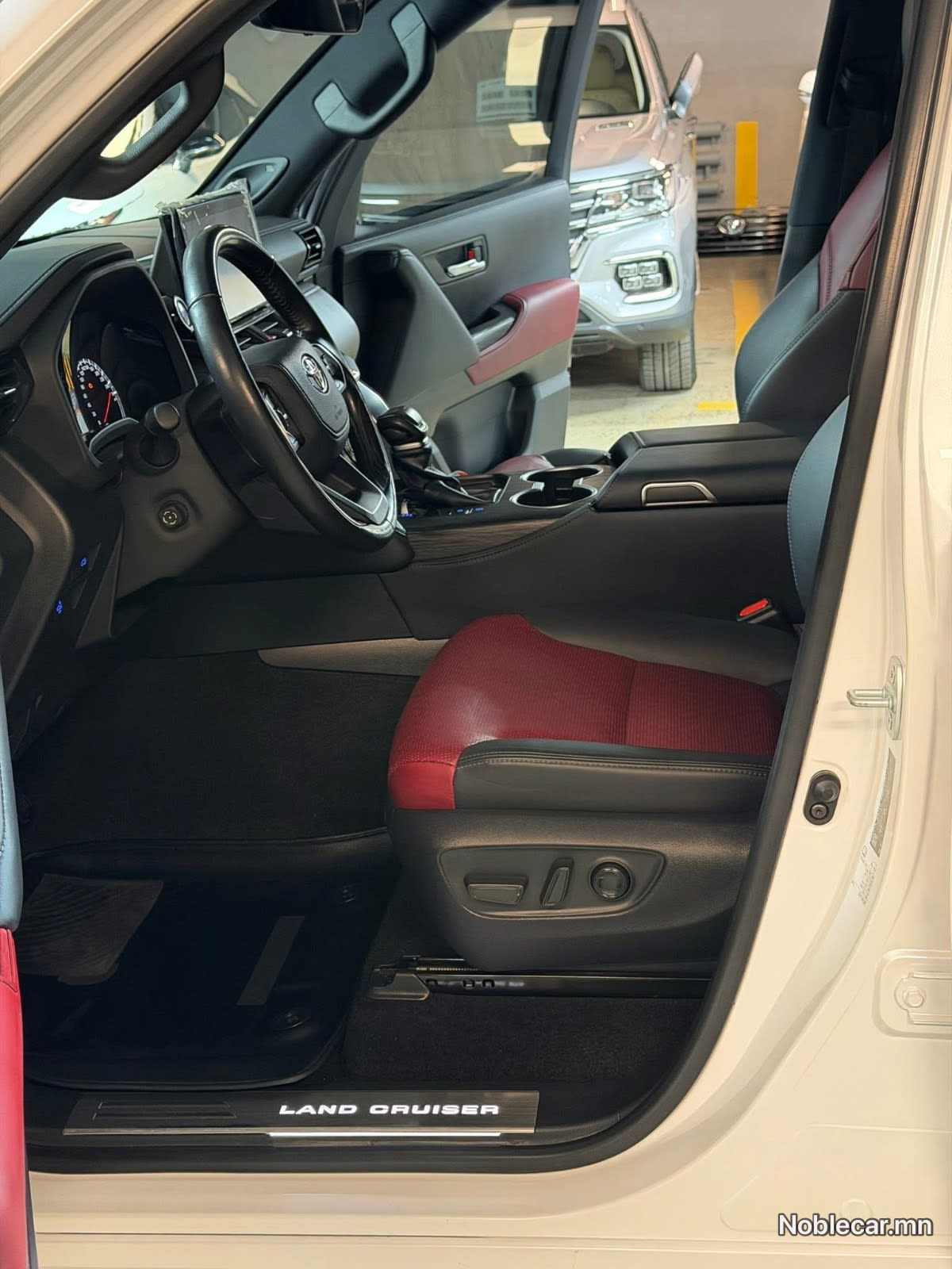 2024 Toyota Land Cruiser 300 8