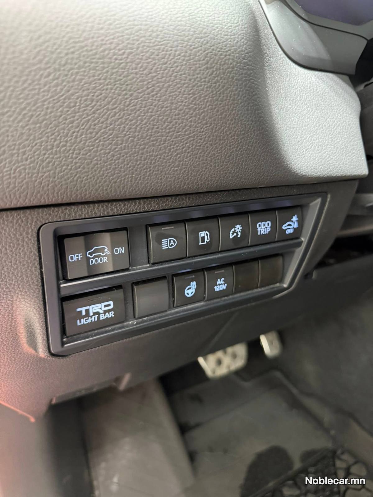 2024 Toyota Sequoia 8