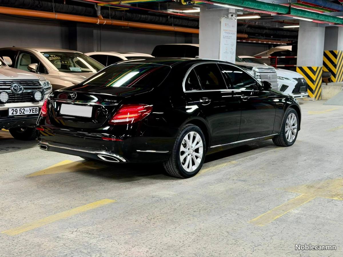 2017 Mercedes-Benz E-Class 4