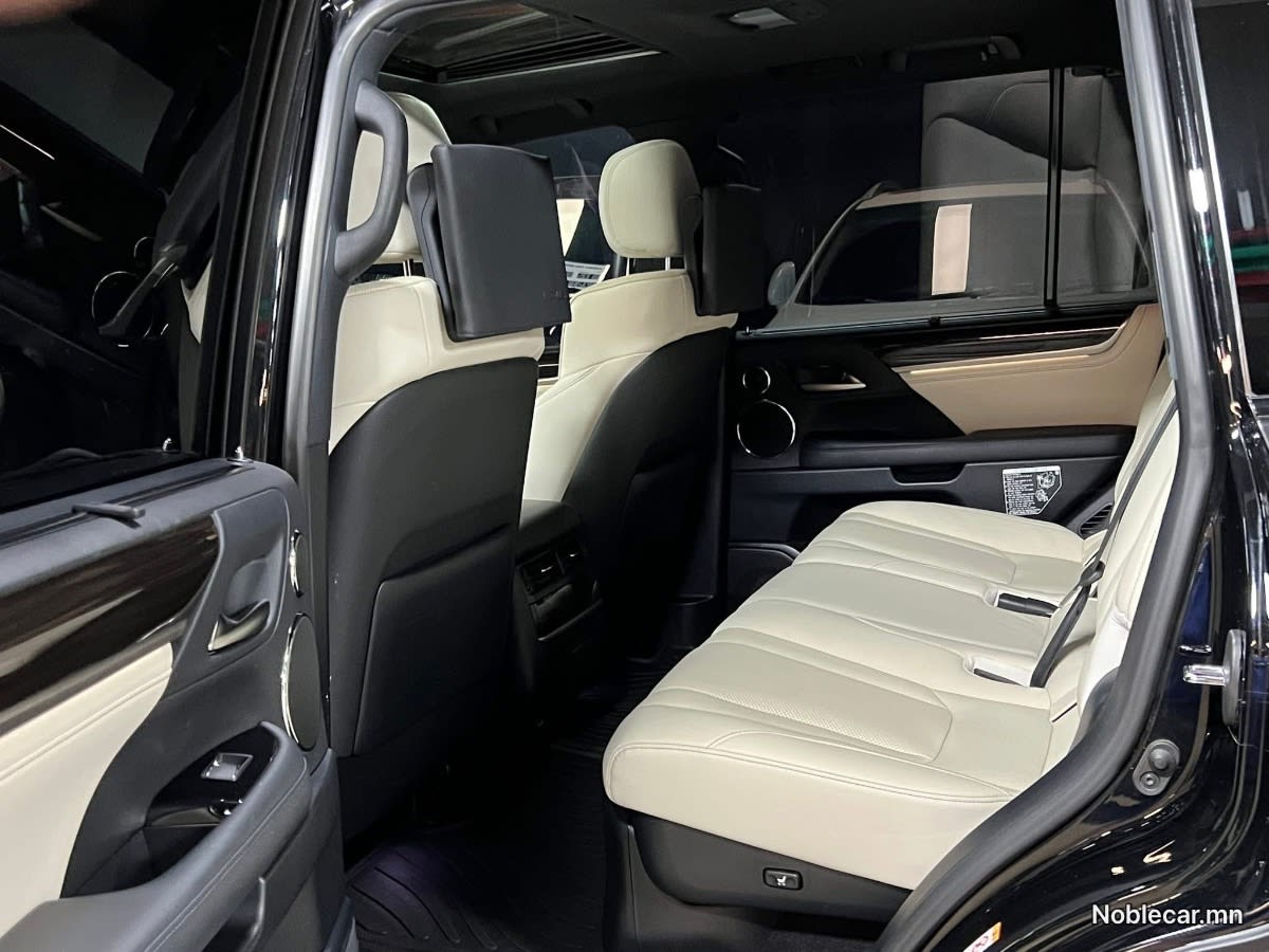 2019 Lexus LX570 4
