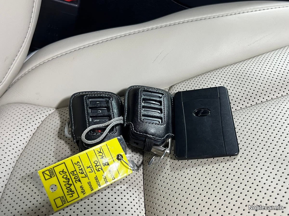 2019 Lexus LX570 7
