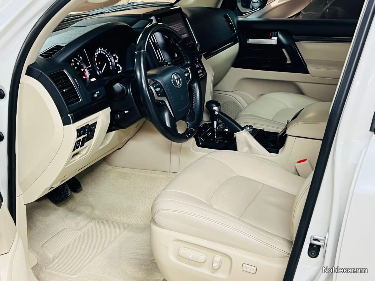 2020 Toyota Land Cruiser 200 3