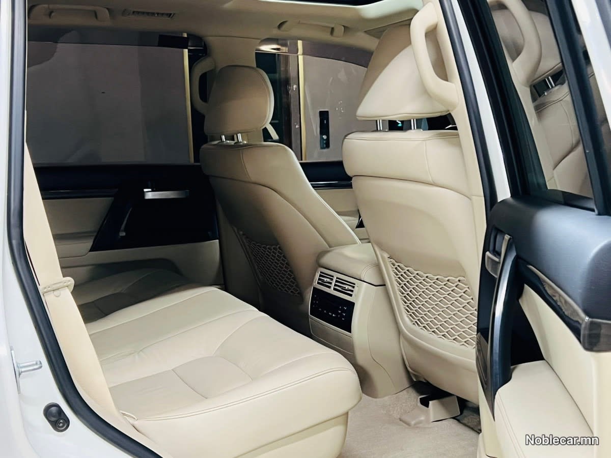 2020 Toyota Land Cruiser 200 7