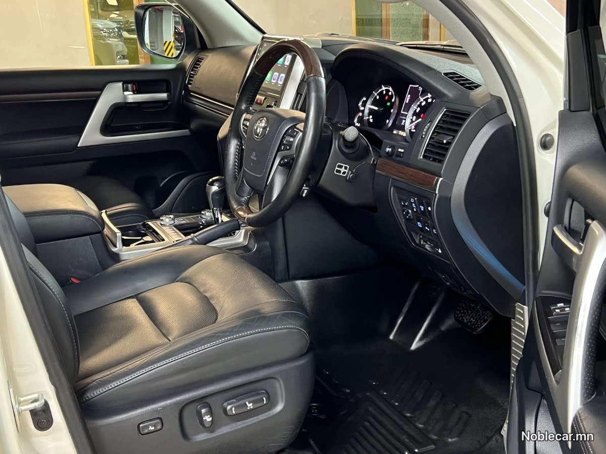 2018 Toyota V8 VX LAND 200 4