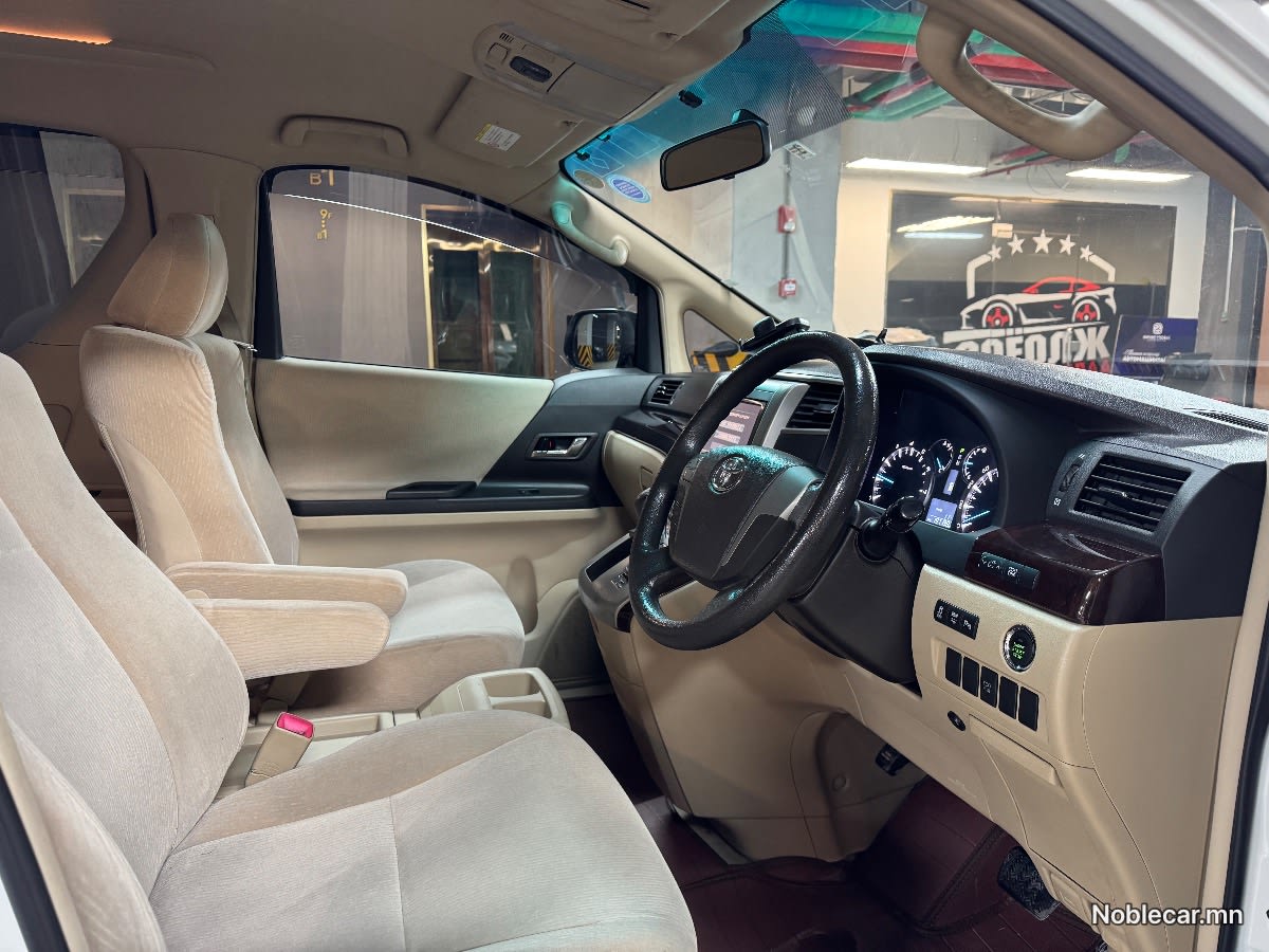 2012 Toyota Alphard 7