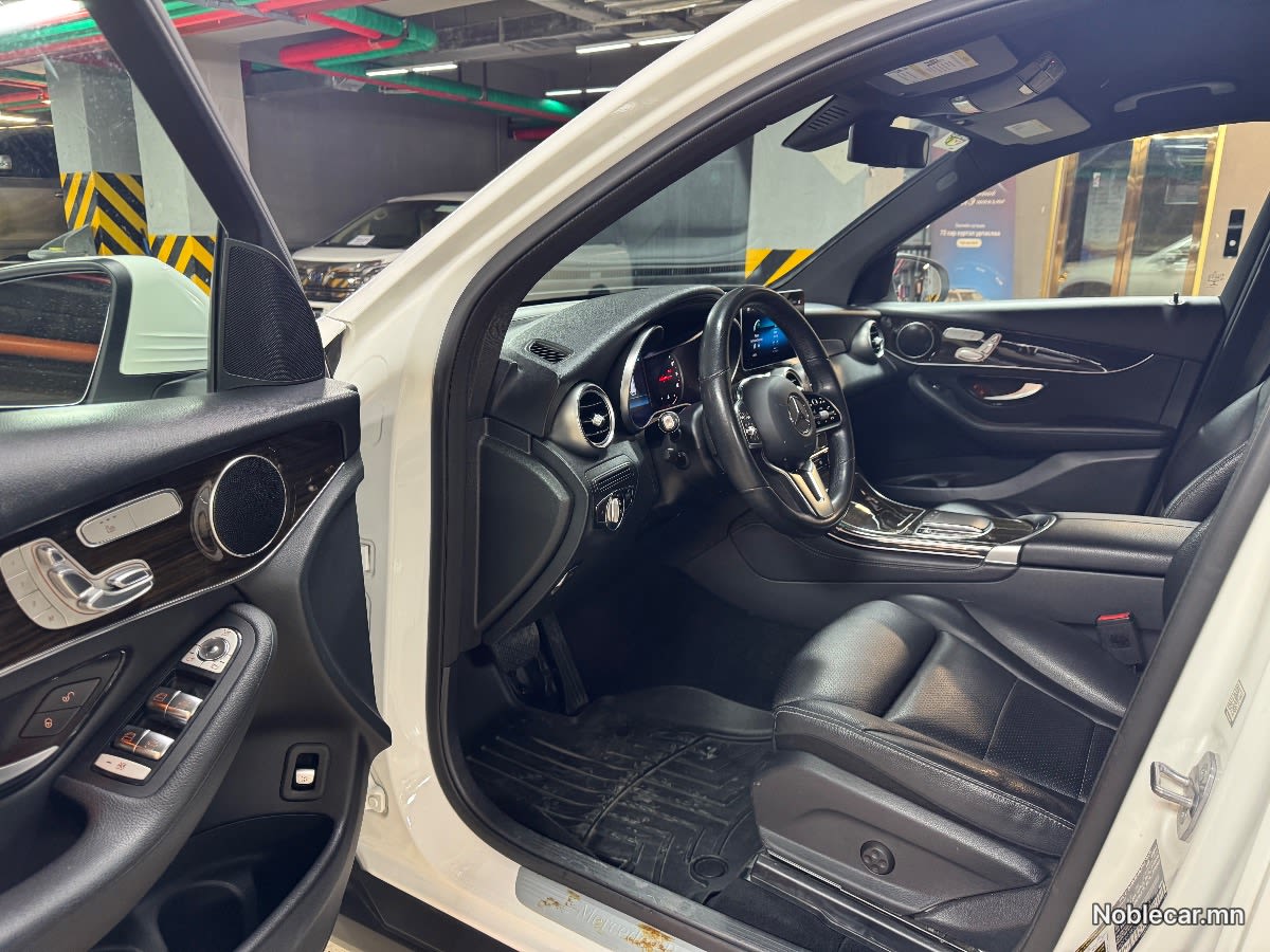 2020 Mercedes-Benz GLC 7