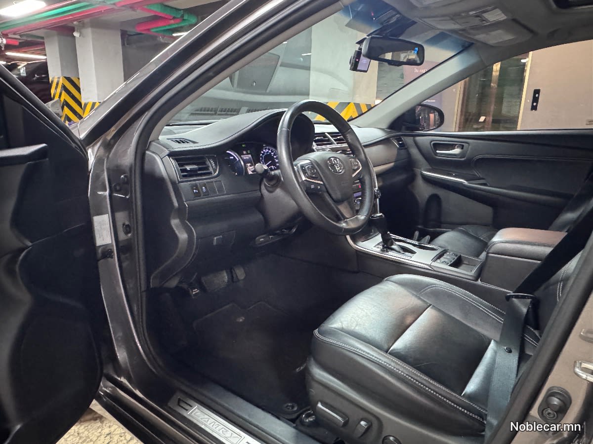 2016 Toyota Camry 8