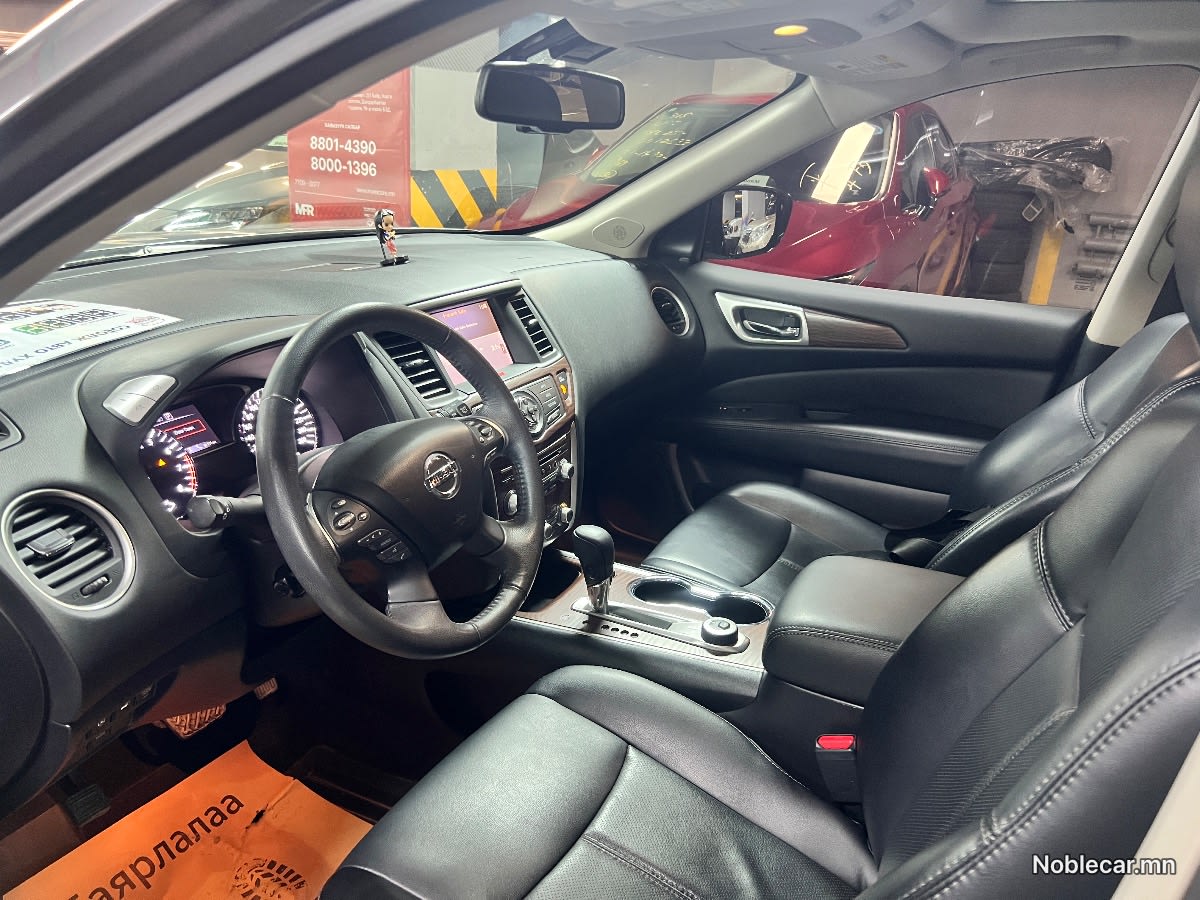 2017 Nissan Pathfinder 4