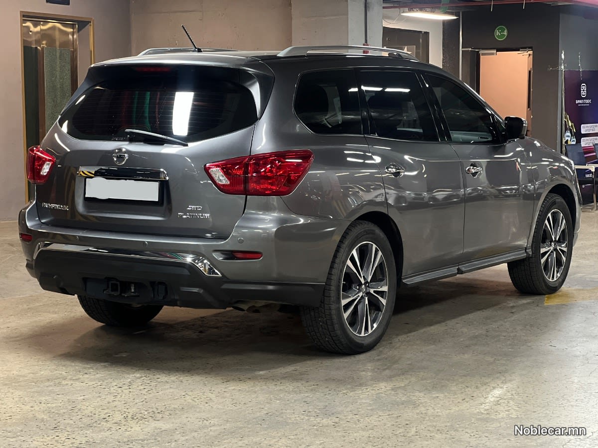 2017 Nissan Pathfinder 5