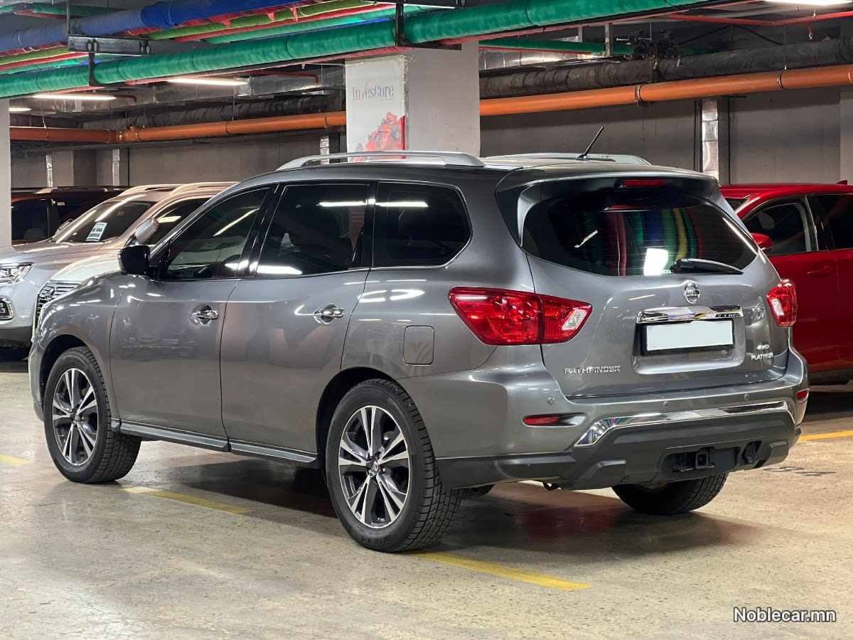 2017 Nissan Pathfinder 6