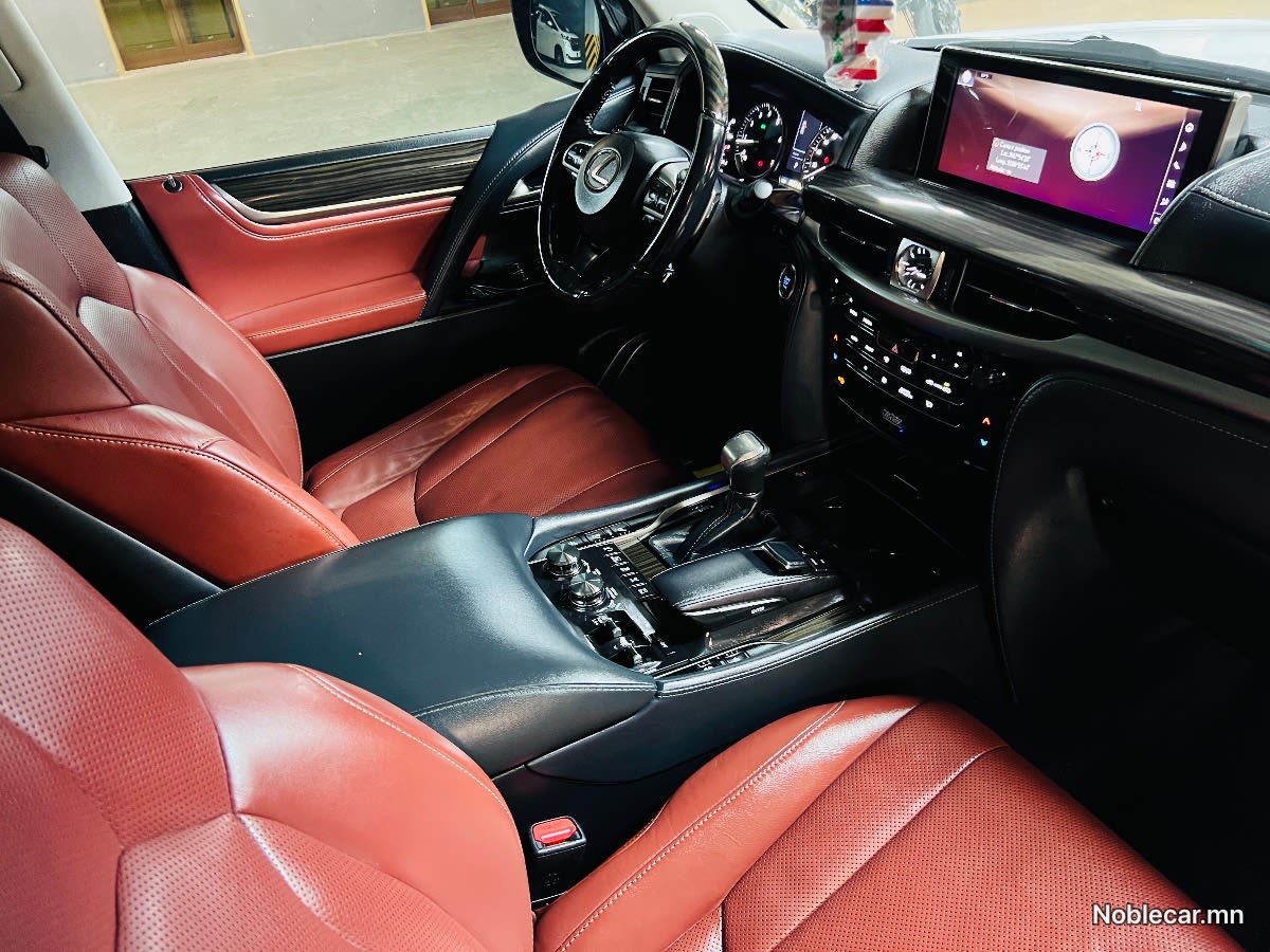 2018 Lexus LX 8