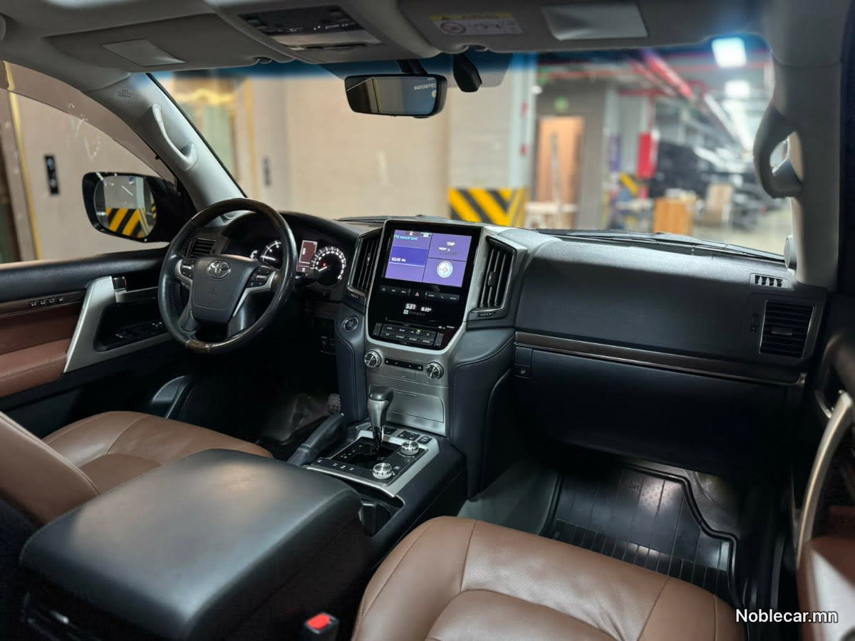 2019 Toyota Land Cruiser 200 6