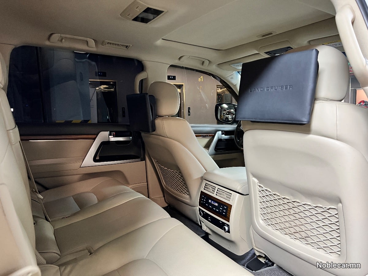 2018 Toyota Land Cruiser 200 7