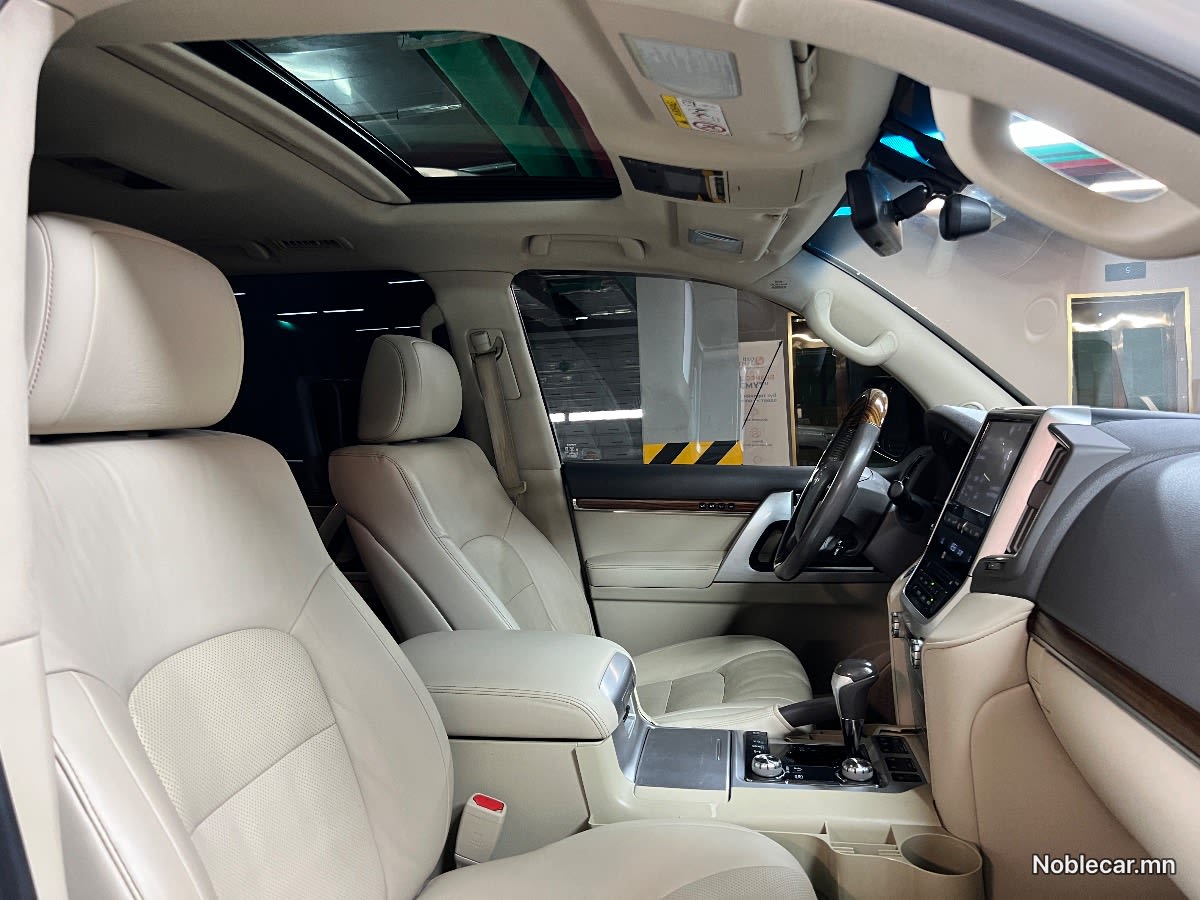 2018 Toyota Land Cruiser 200 8