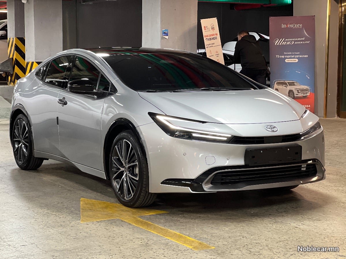 2024 Toyota Prius 3