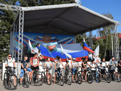 В г. Давлеканово прошли мероприятия, приуроченные ко Дню Государственного флага России