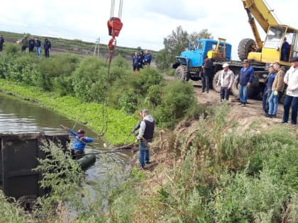 В Башкирии из очистных сооружений извлекли самосвал и тело водителя