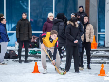 В веселых стартах победила команда ФБФ