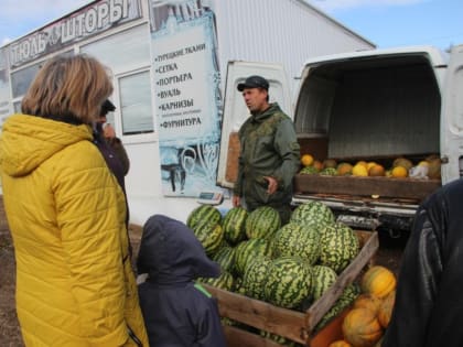 Вторая осенняя ярмарка с успехом стартовала на Центральном рынке