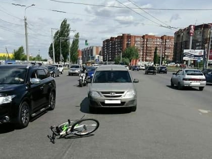 В Уфе 12-летний велосипедист попал под колеса автомобиля