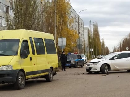 В Башкирии пять человек пострадали при столкновении автобуса и легкового автомобиля