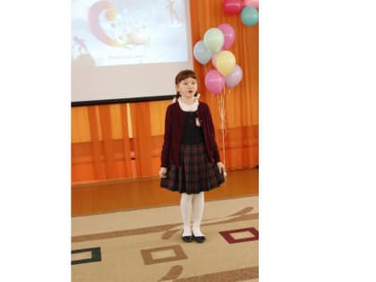 Профессии прекрасней нет на свете, источник знаний вы несете детям