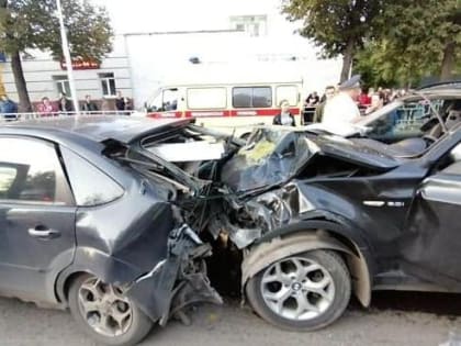 В Уфе в массовом ДТП из-за нетрезвого водителя пострадали трое взрослых и двое детей