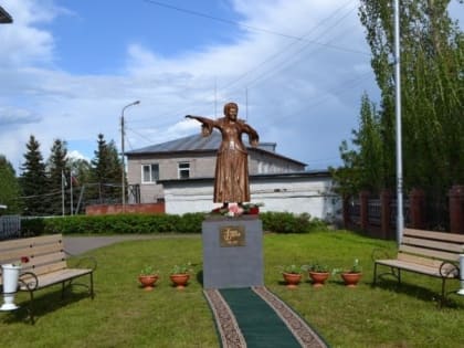 В Башкортостане появился памятник в честь легендарной певицы Хании Фархи