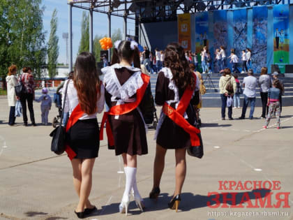 Последний звонок в Нефтекамске - без ковид-ограничений