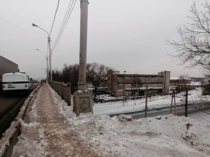В Уфе после смертельного падения мужчины с нечищеного моста возбудили уголовное дело