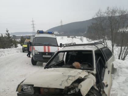 В Башкирии столкнулись УАЗ «Патриот» и ВАЗ-«девятка»