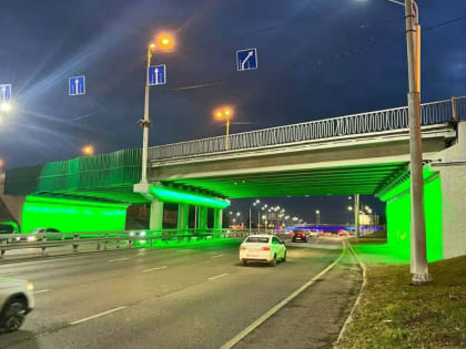В Уфе продолжается проект по цветному освещению мостов
