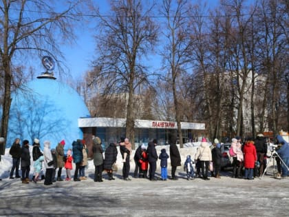 Отчет правительства, день планетариев, закрытие экотроп: новости России и Башкирии к 13 марта