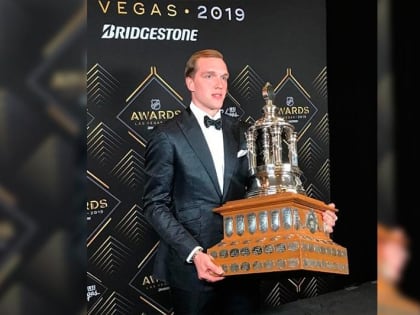 Андрей Василевский впервые в карьере стал лучшим вратарем НХЛ, выиграв Vezina Trophy