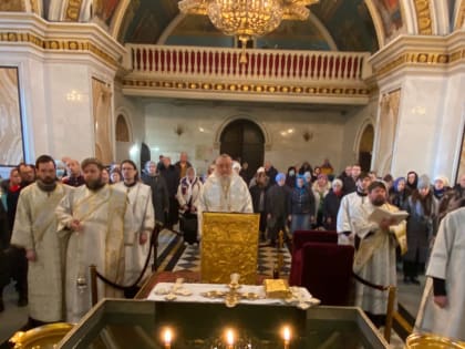 Служение митр.НИКОНА в Крещенский сочельник