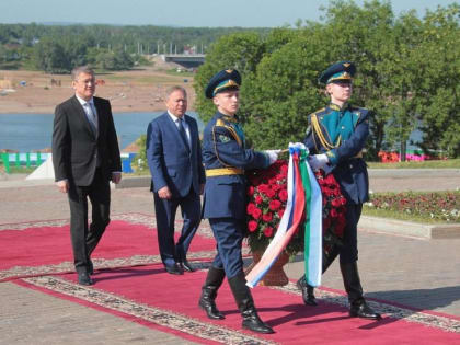 В Уфе состоялась церемония возложения цветов