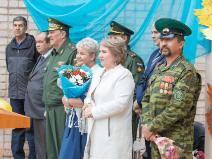 Нацпроекты: В день знаний Ольга Панчихина познакомилась с центром образования «Точка роста» в селе Алкино-2