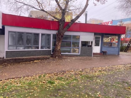 Власти Уфы снесли незаконно установленный торговый павильон в центре города