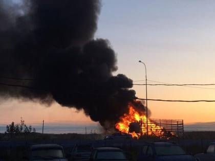 В Уфимском районе Башкирии на трассе дотла сгорел грузовик