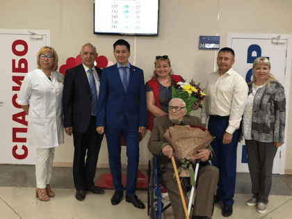 Здравоохранению Башкортостана 100 лет: в республиканской станции переливания крови чествовали ветерана