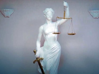 В Башкирии пьяная женщина ударила пакетом со стеклянной бутылкой чужого ребенка