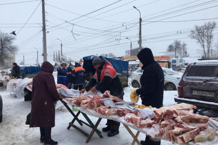 Где ярмарка уфа. Каток за магазином ярмарка в Уфе Затон. Мясная ярмарка Мегион. Габдуллин Рамзи РАХМАТУЛЛОВИЧ ярмарка Уфа. Молоко ярмарка Уфа.