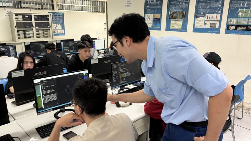 Sampul keterampilan AI, lokakarya Charging Station