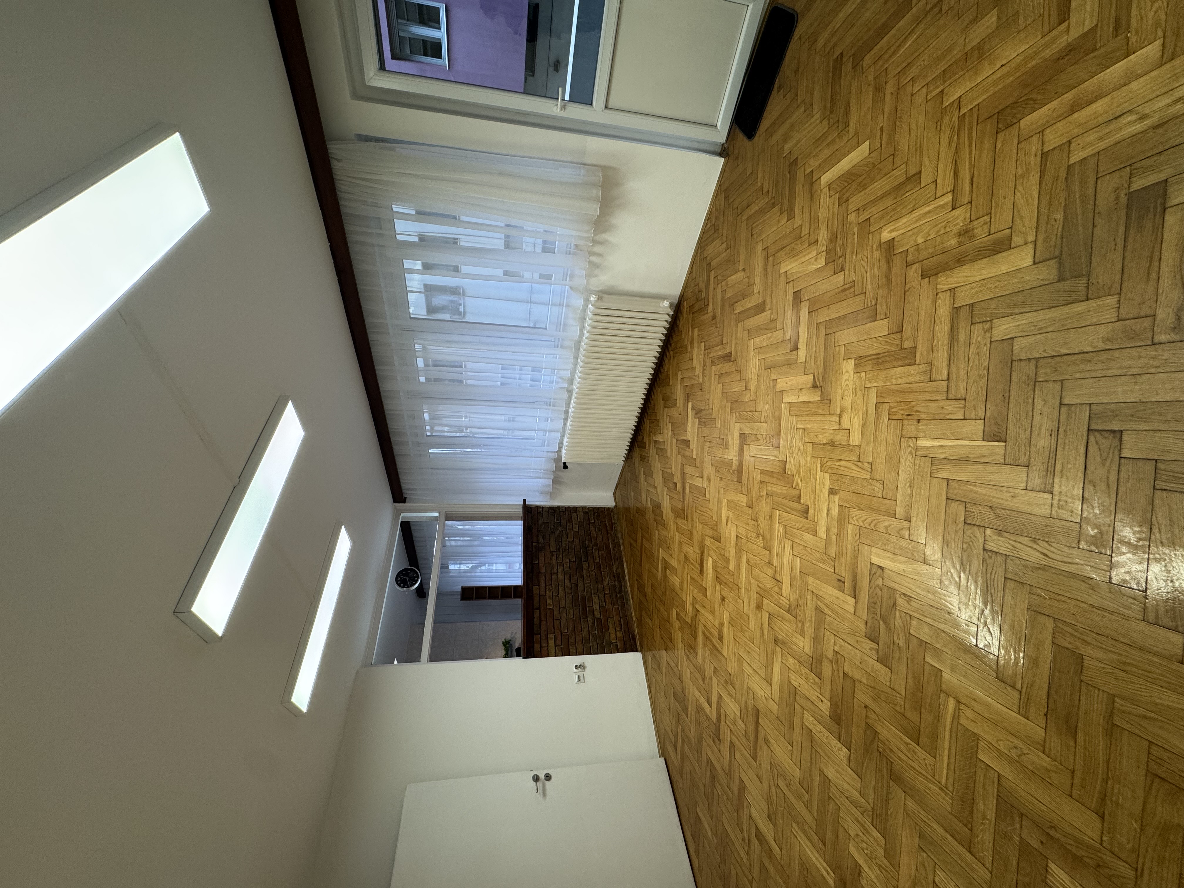 Izdavanje poslovnog prostora kod Kalenic pijace - slika 1